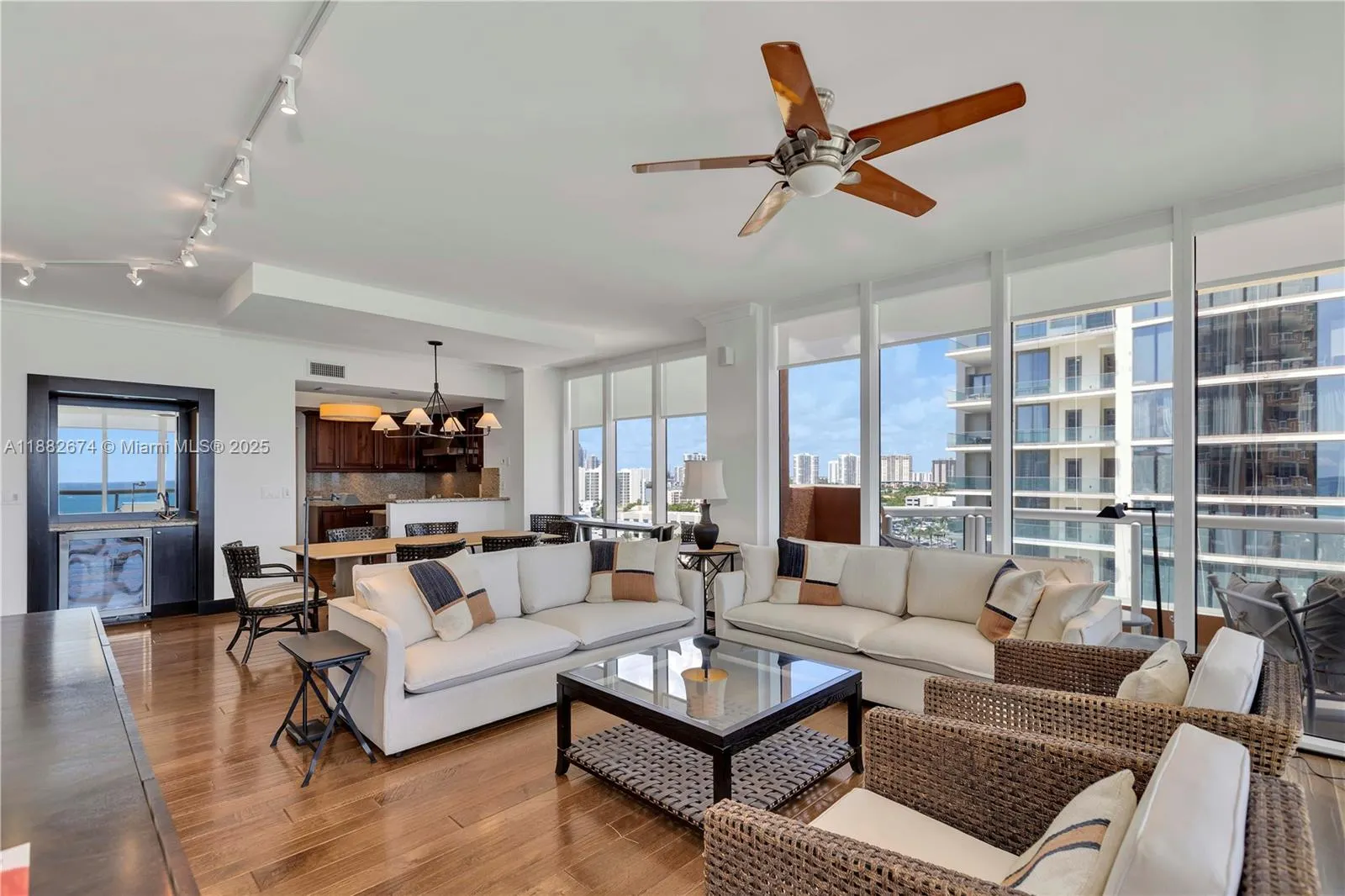 17875 Collins Ave, #1201