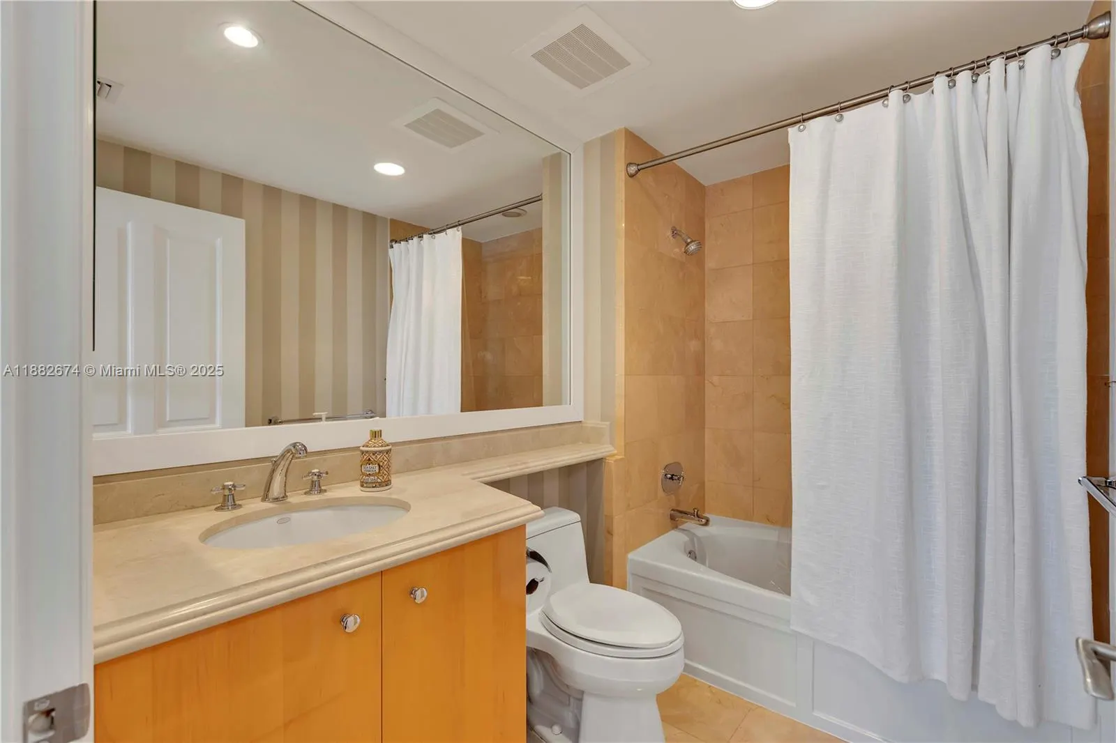 17875 Collins Ave, #1201