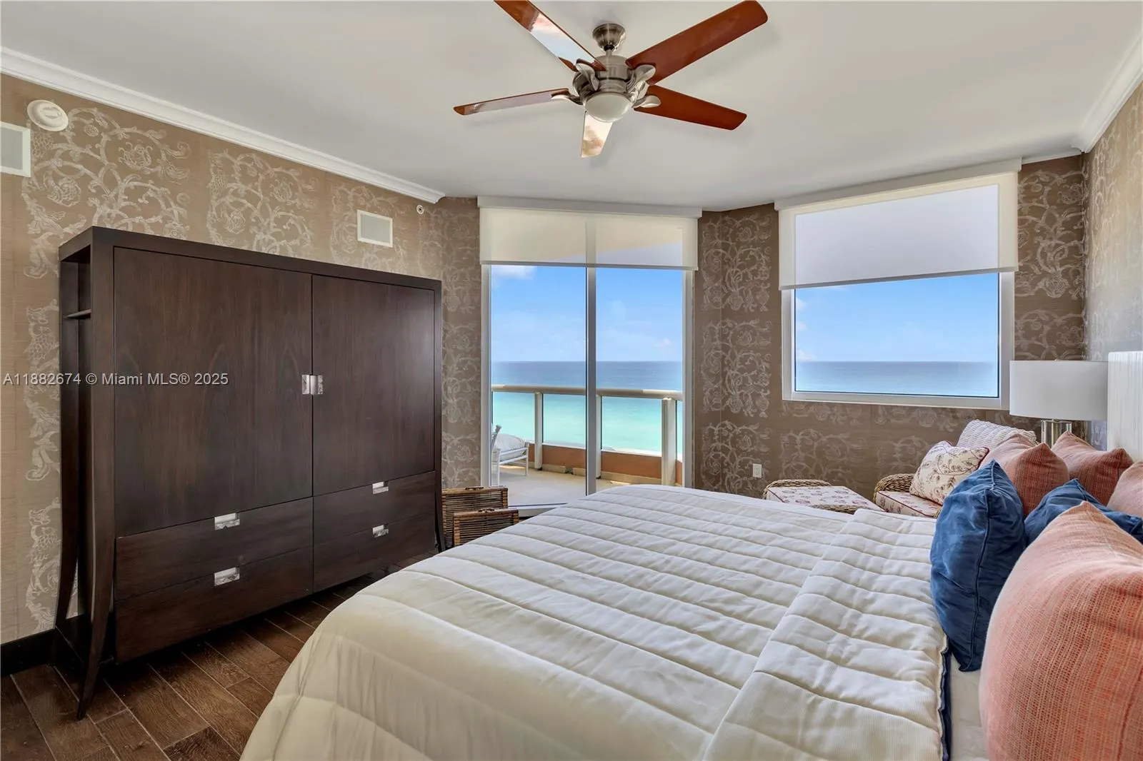 17875 Collins Ave, #1201