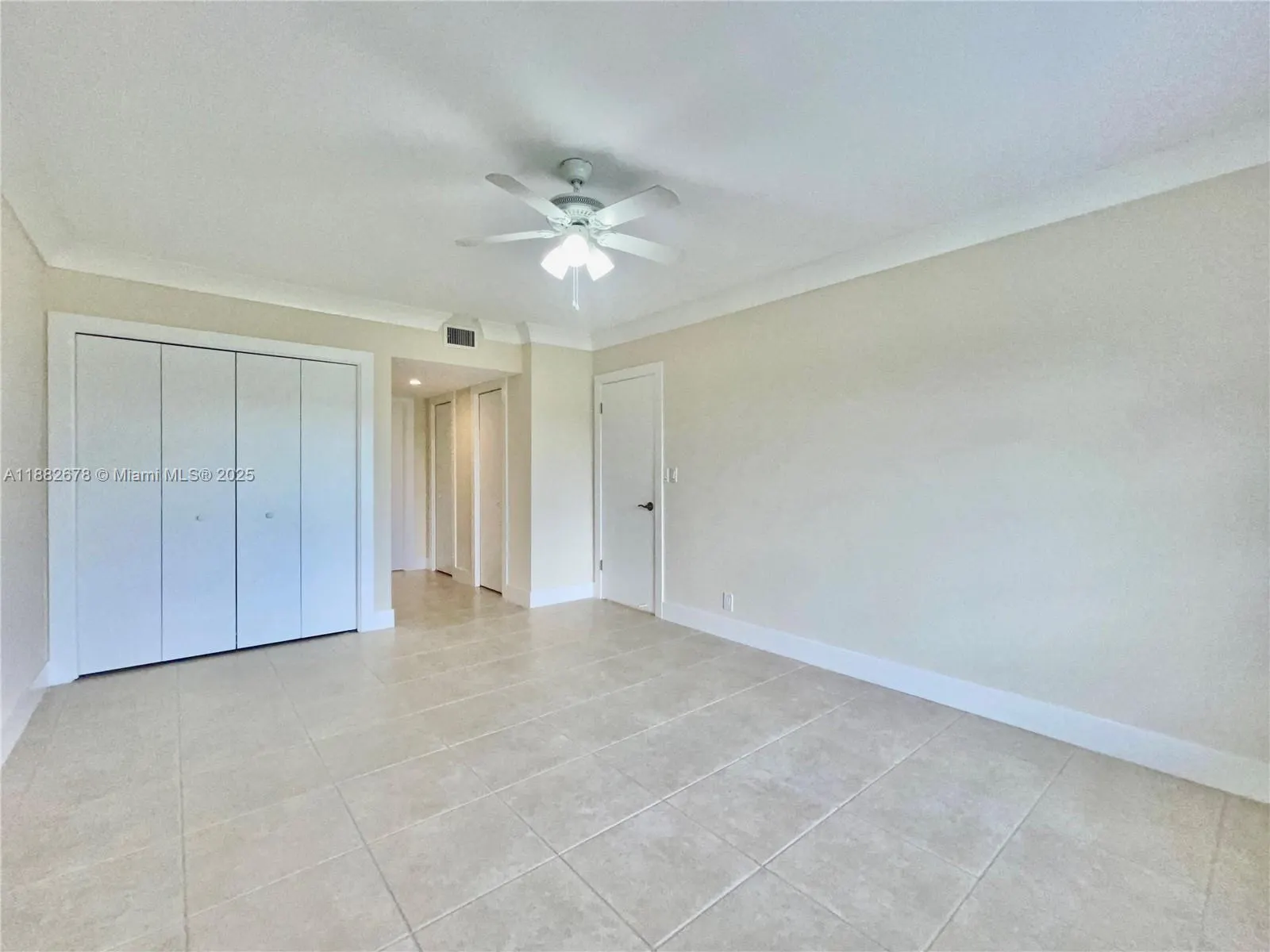 2950 N Palm Aire Dr, #105