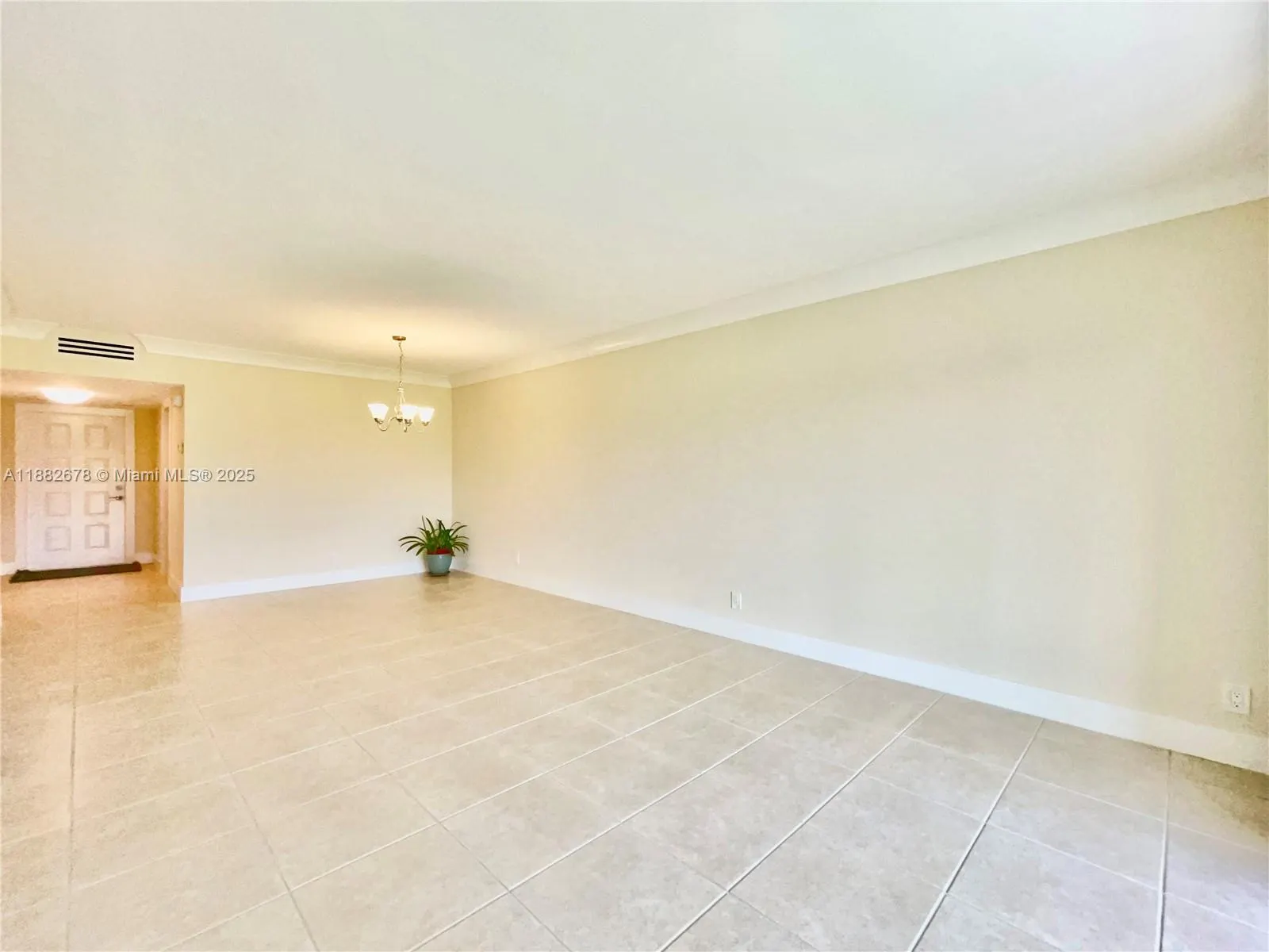 2950 N Palm Aire Dr, #105