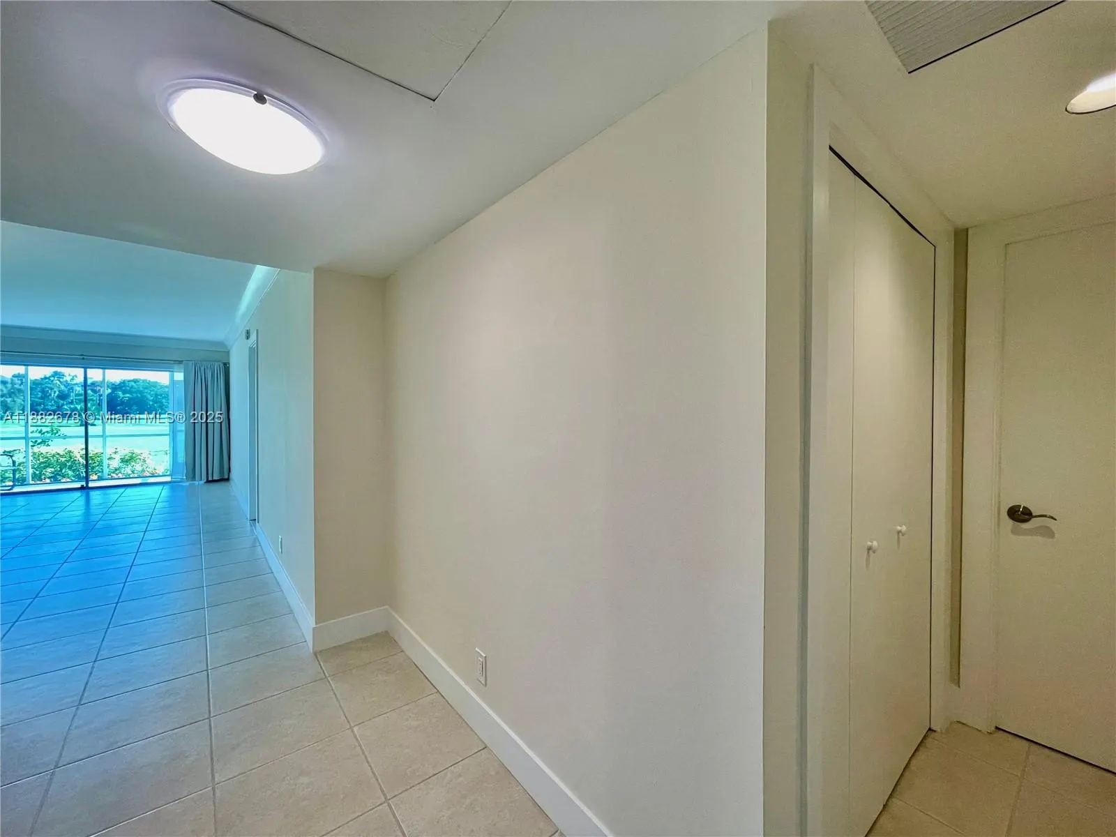 2950 N Palm Aire Dr, #105