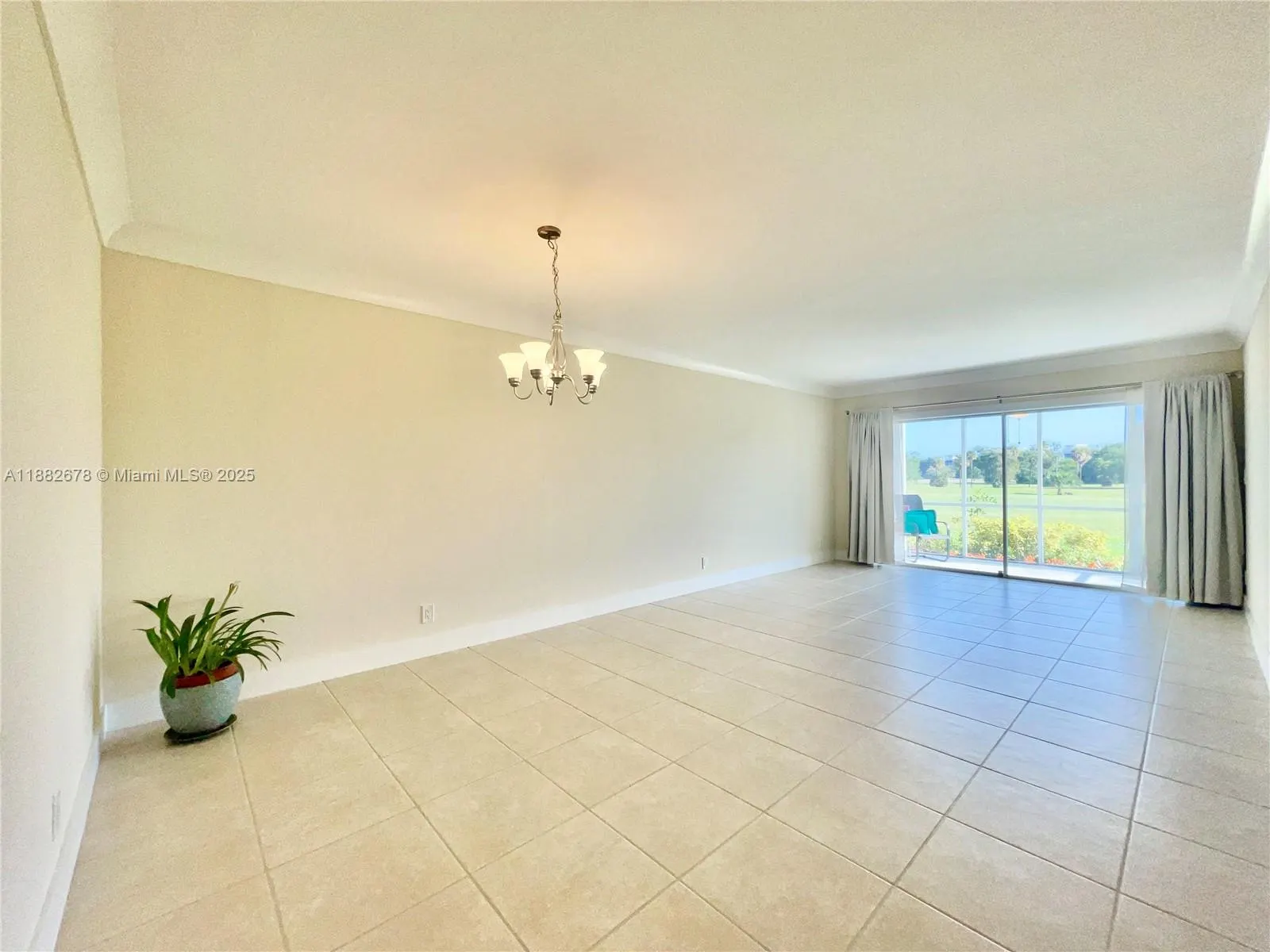 2950 N Palm Aire Dr, #105