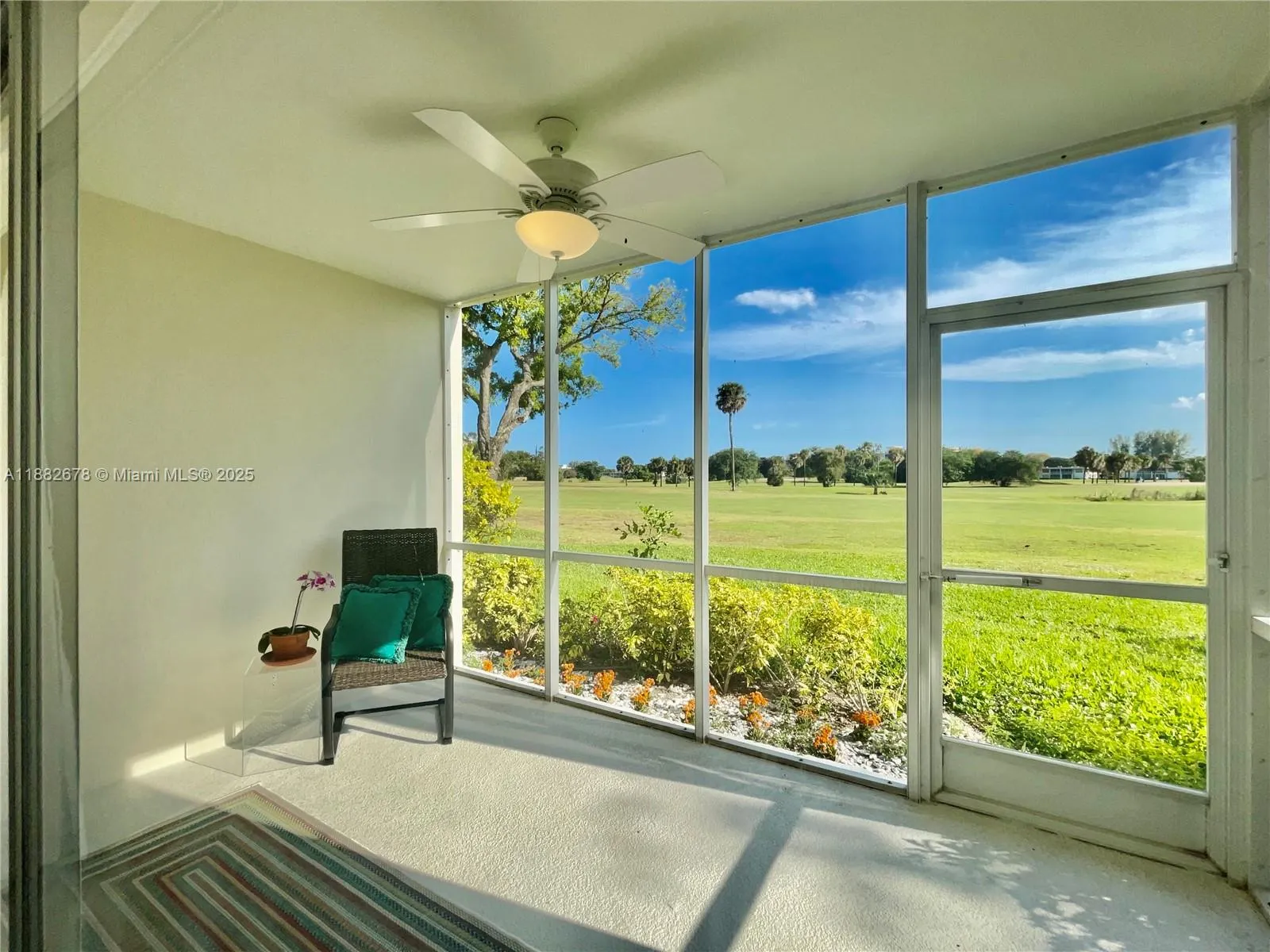 2950 N Palm Aire Dr, #105