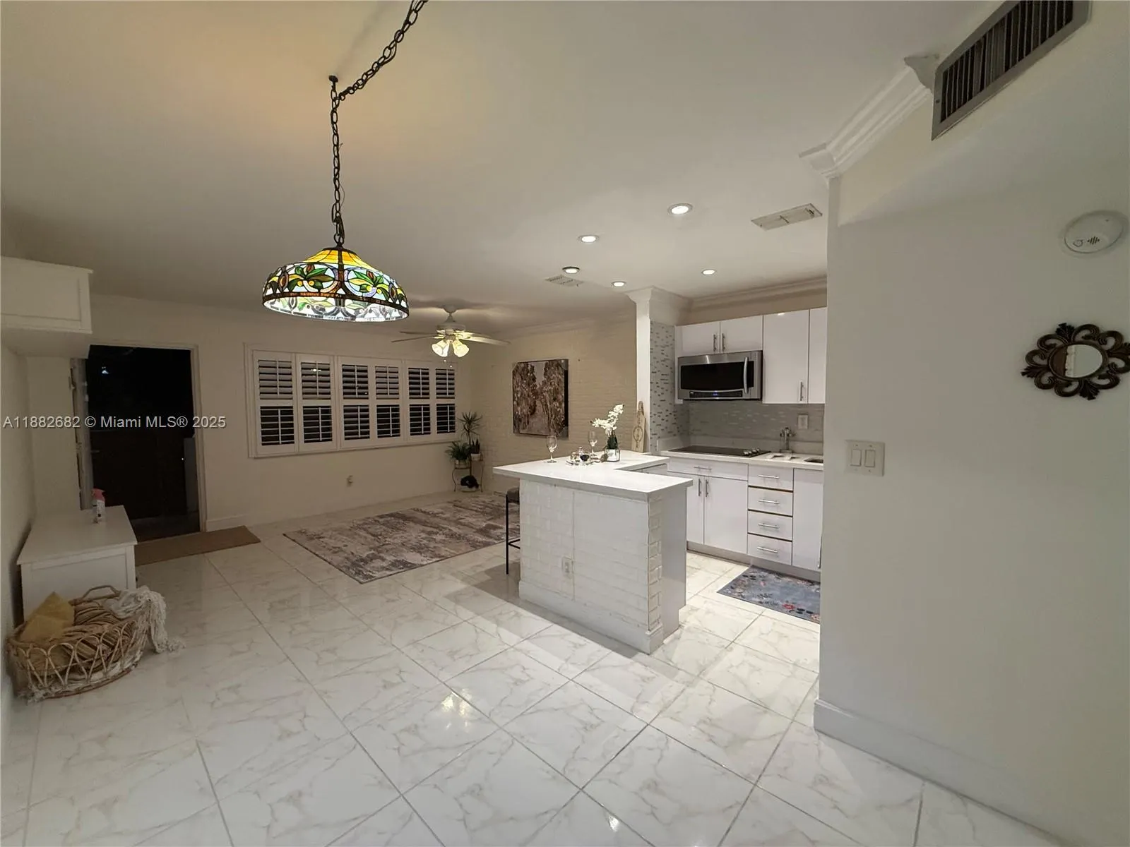 8851 Sunrise Lakes Blvd, #203