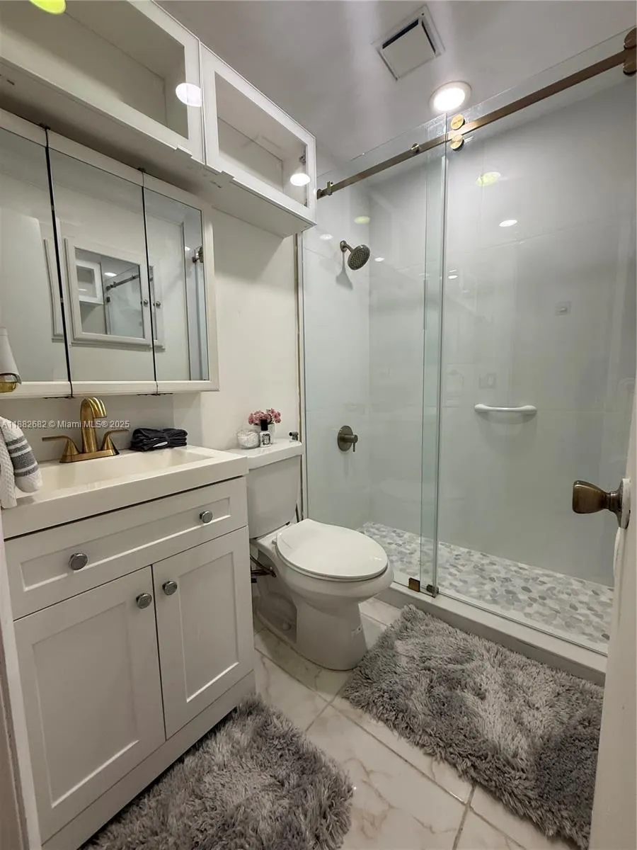 8851 Sunrise Lakes Blvd, #203