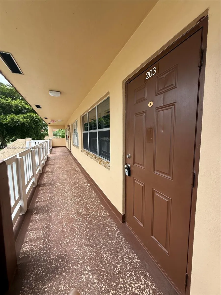 8851 Sunrise Lakes Blvd, #203