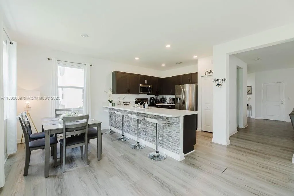 1400 SE 27th Ter