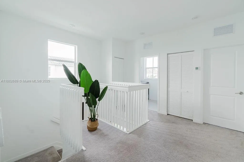 1400 SE 27th Ter