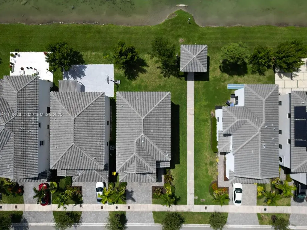 1400 SE 27th Ter