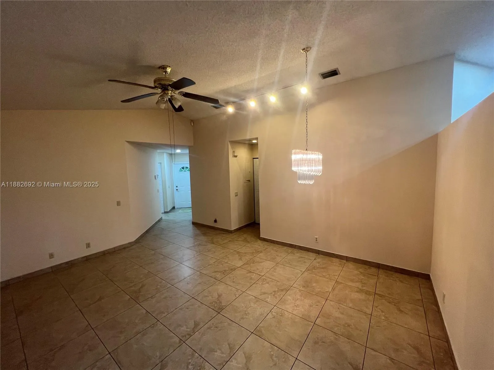 1321 N Seagrape Circle