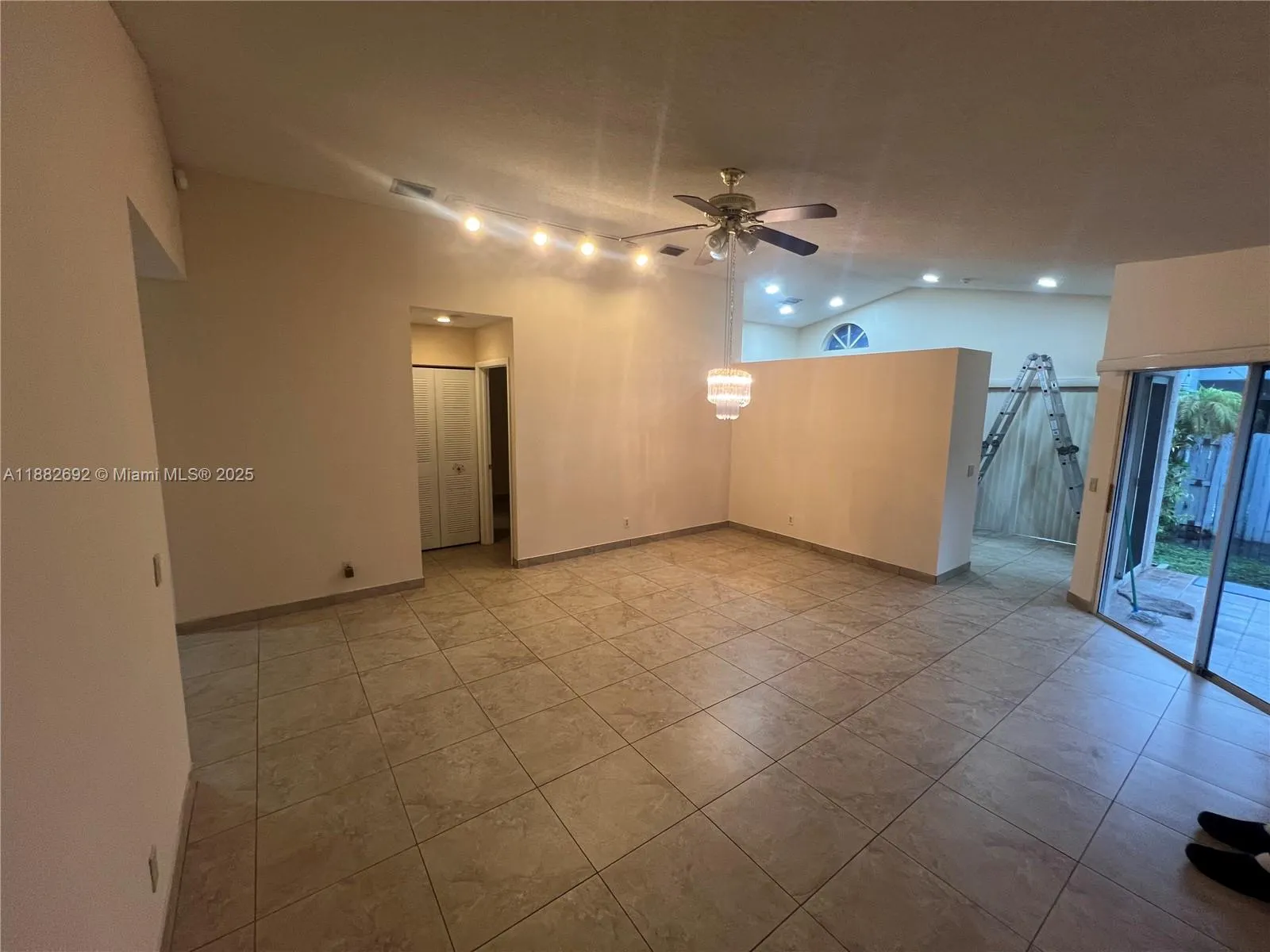 1321 N Seagrape Circle