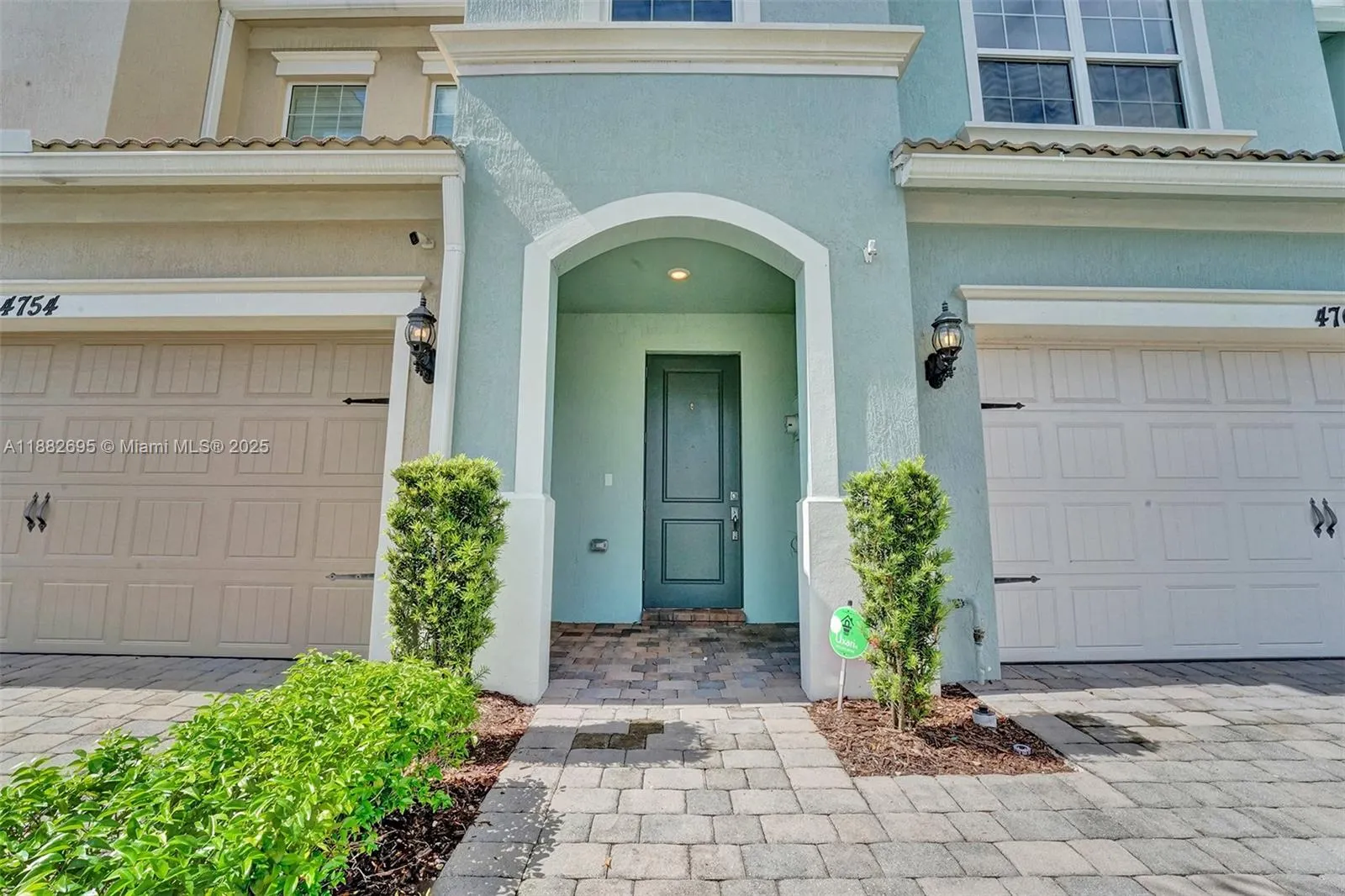 4764 Eucalyptus Dr