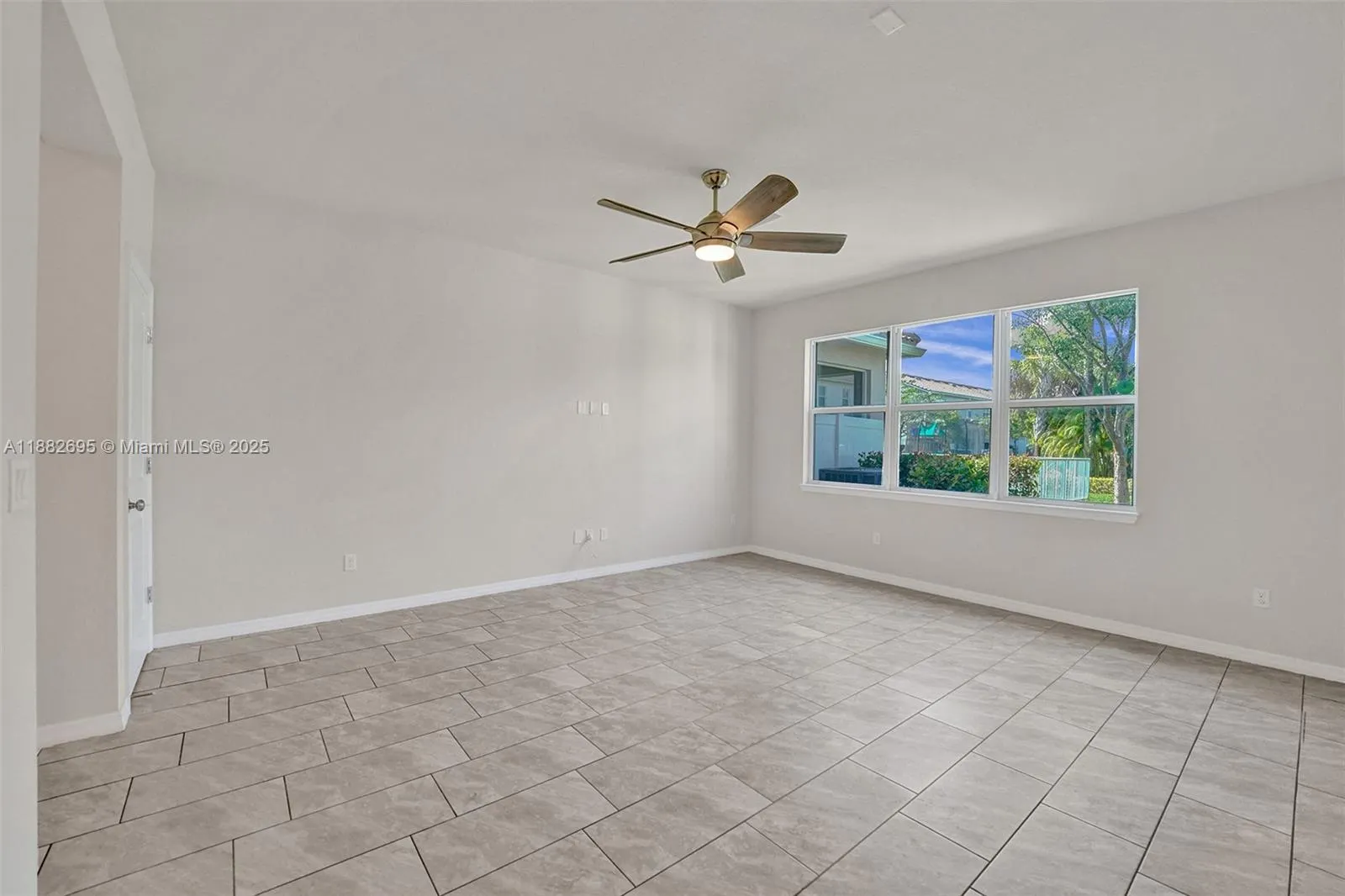4764 Eucalyptus Dr