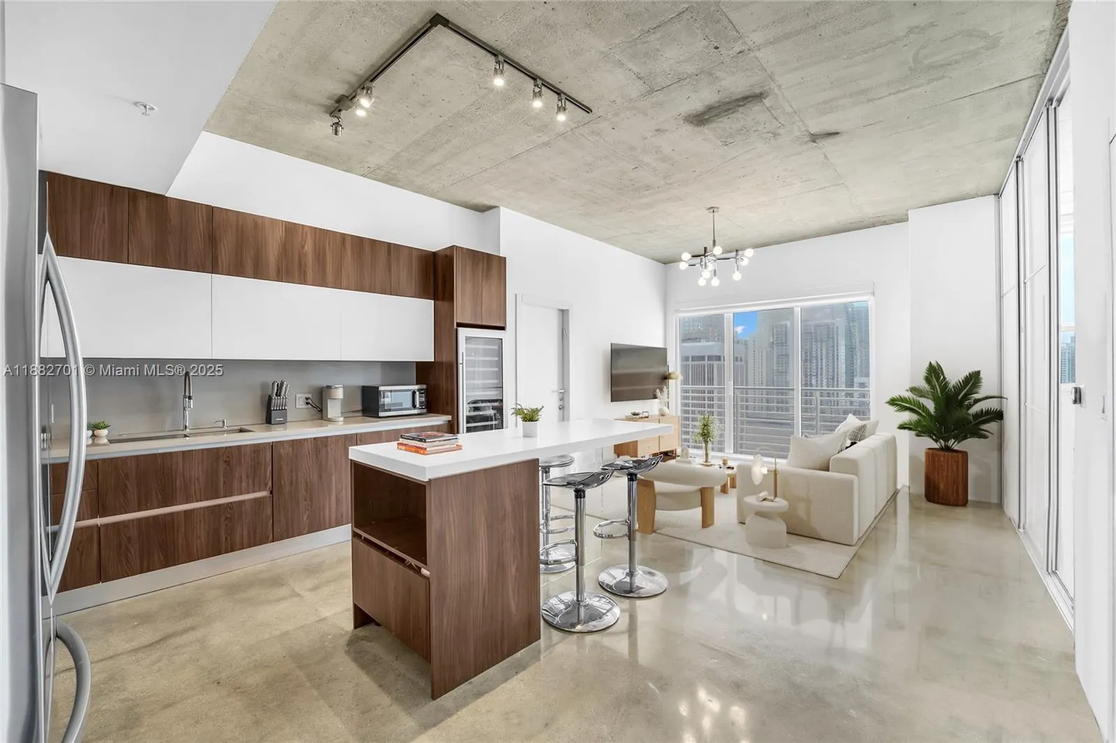 133 NE 2nd Ave, #3106