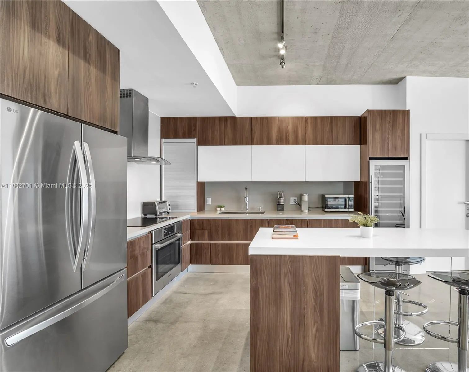 133 NE 2nd Ave, #3106