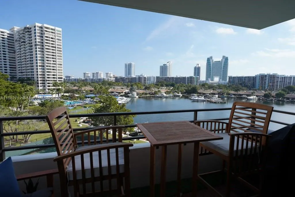 500 Three Islands Blvd, #226