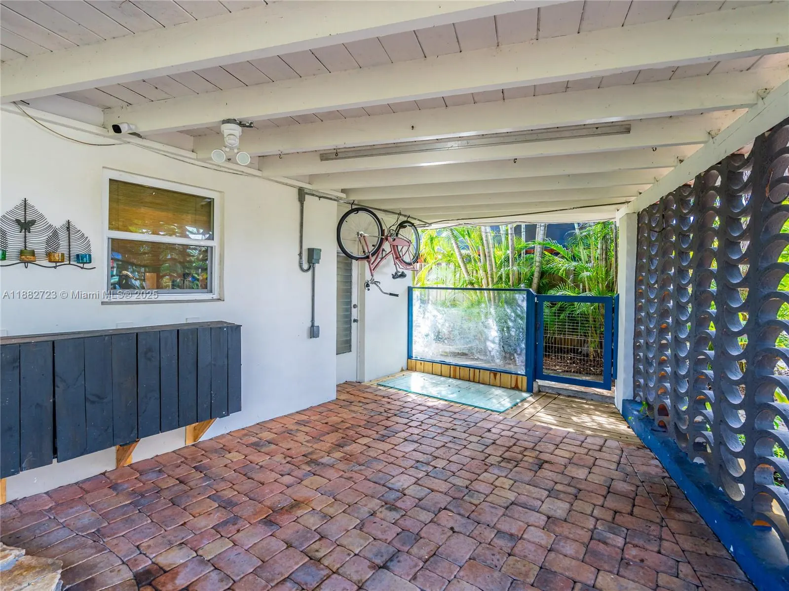 1930 NW 32nd Ct