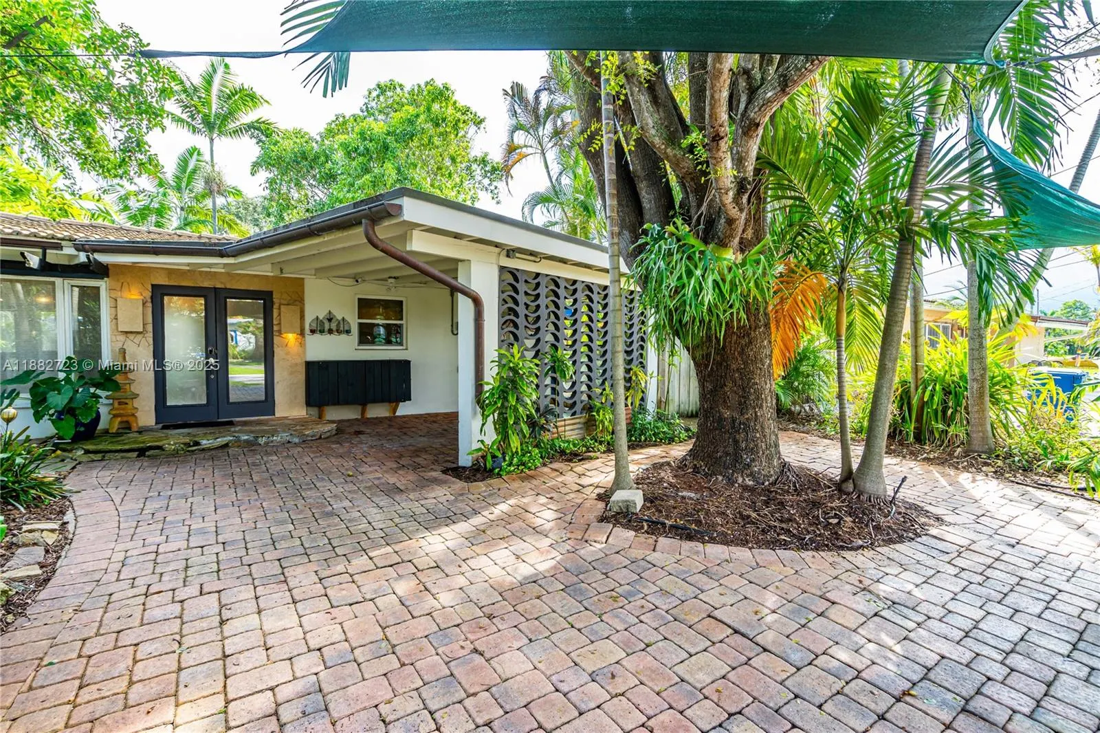 1930 NW 32nd Ct