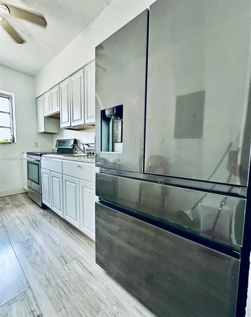 7712 Byron Ave, #3