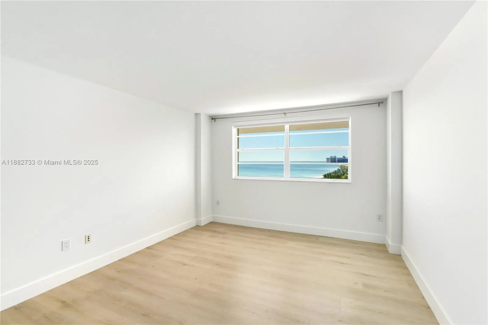 177 Ocean Lane Dr, #1001