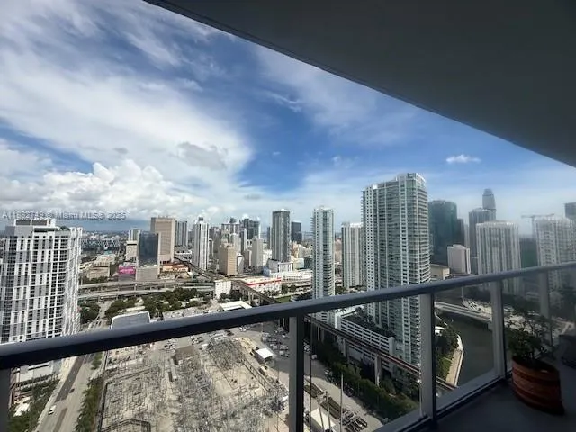 185 SW 7th St, #3803