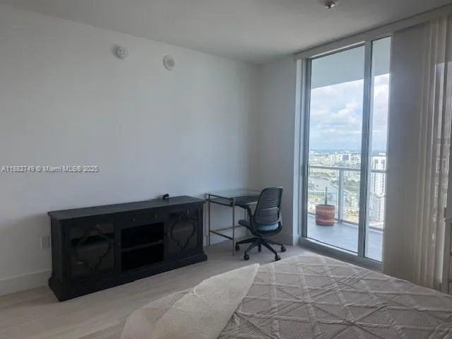 185 SW 7th St, #3803