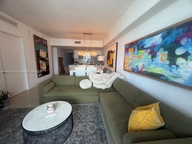 185 SW 7th St, #3803