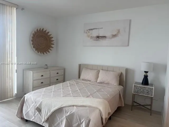 185 SW 7th St, #3803