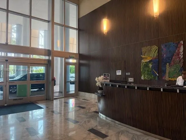 185 SW 7th St, #3803