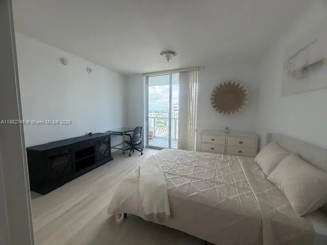 185 SW 7th St, #3803