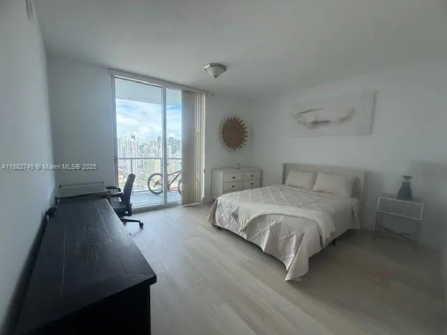 185 SW 7th St, #3803