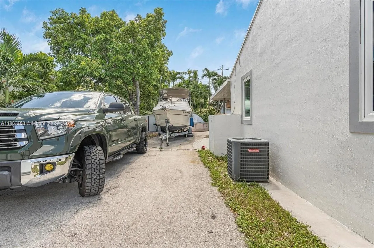 4590 E 9th Court
