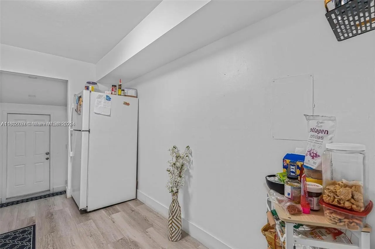 4590 E 9th Court