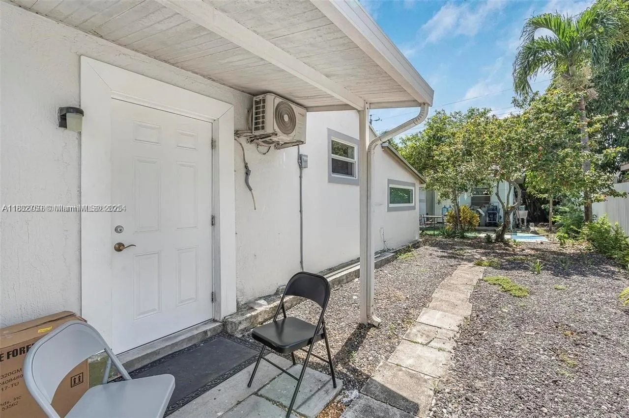 4590 E 9th Court