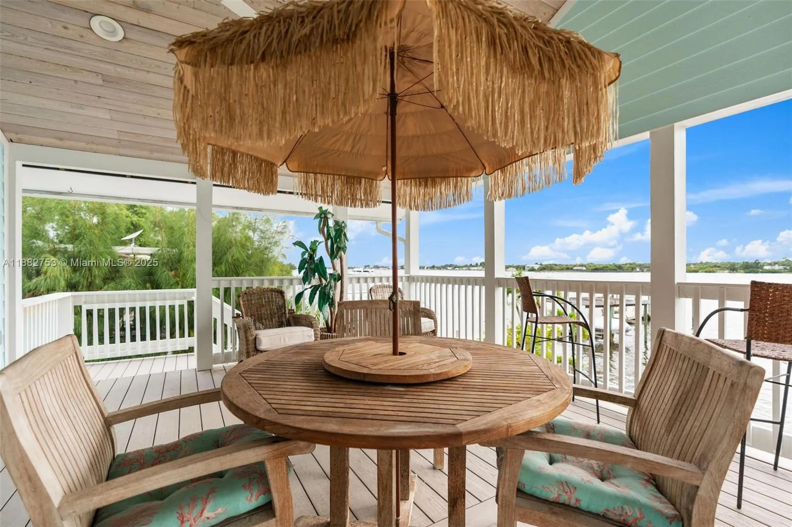 25 VIP Island Unit A