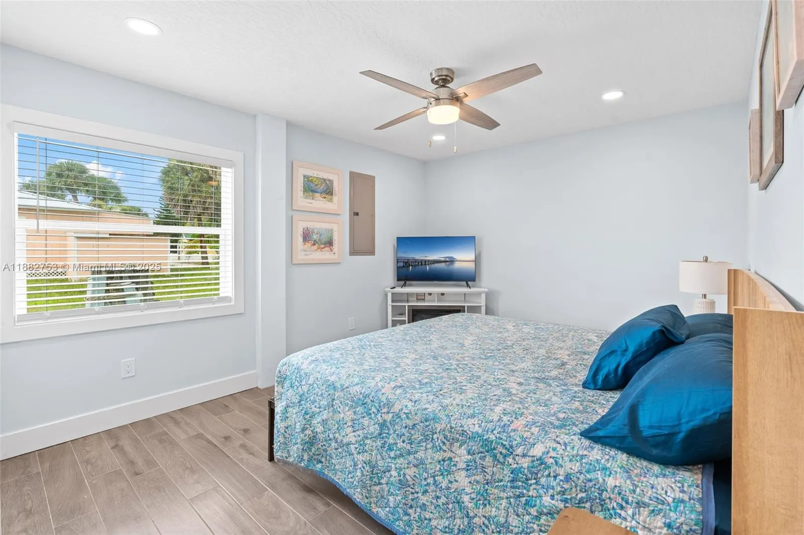 25 VIP Island Unit A