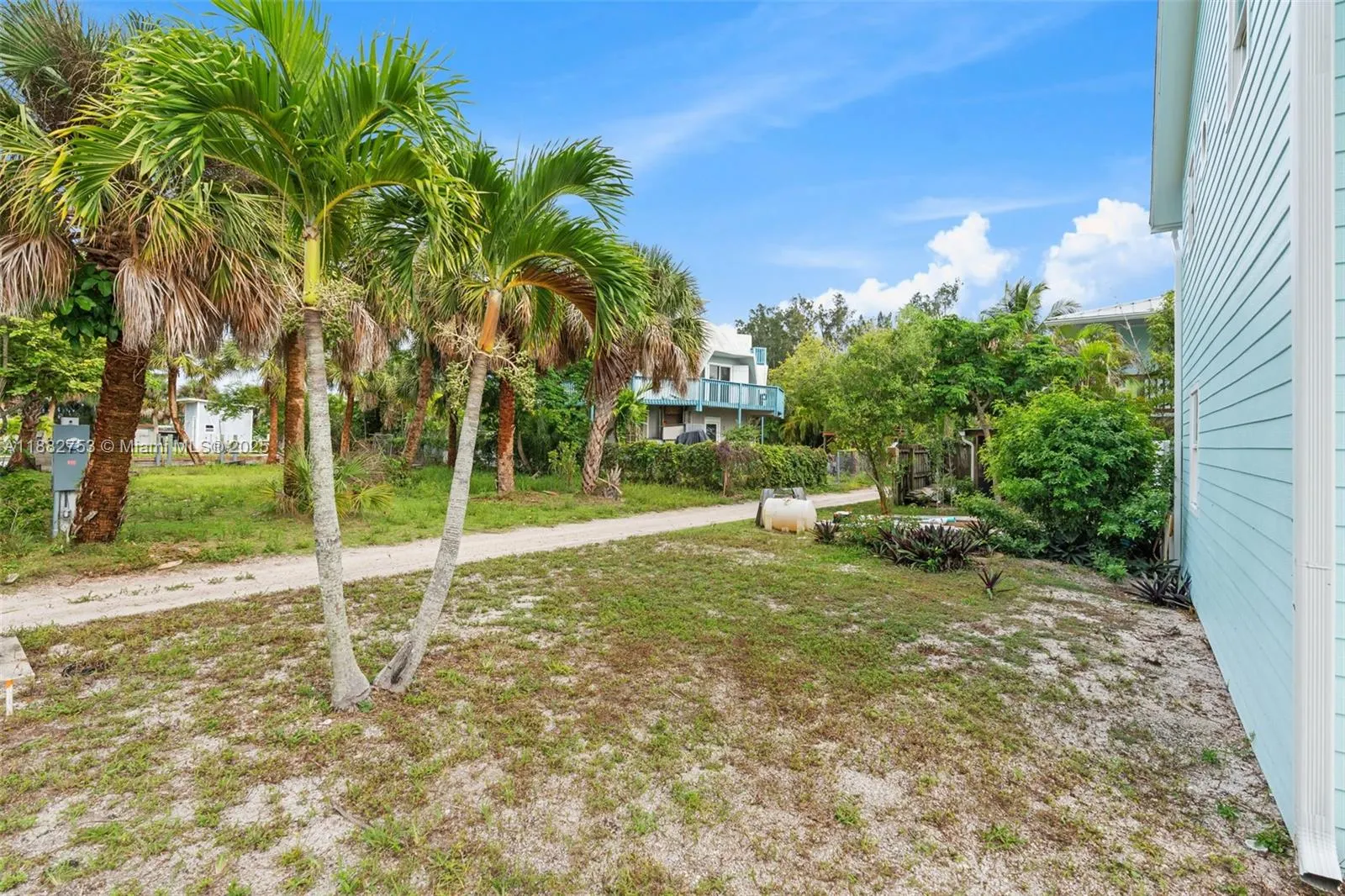 25 VIP Island Unit A