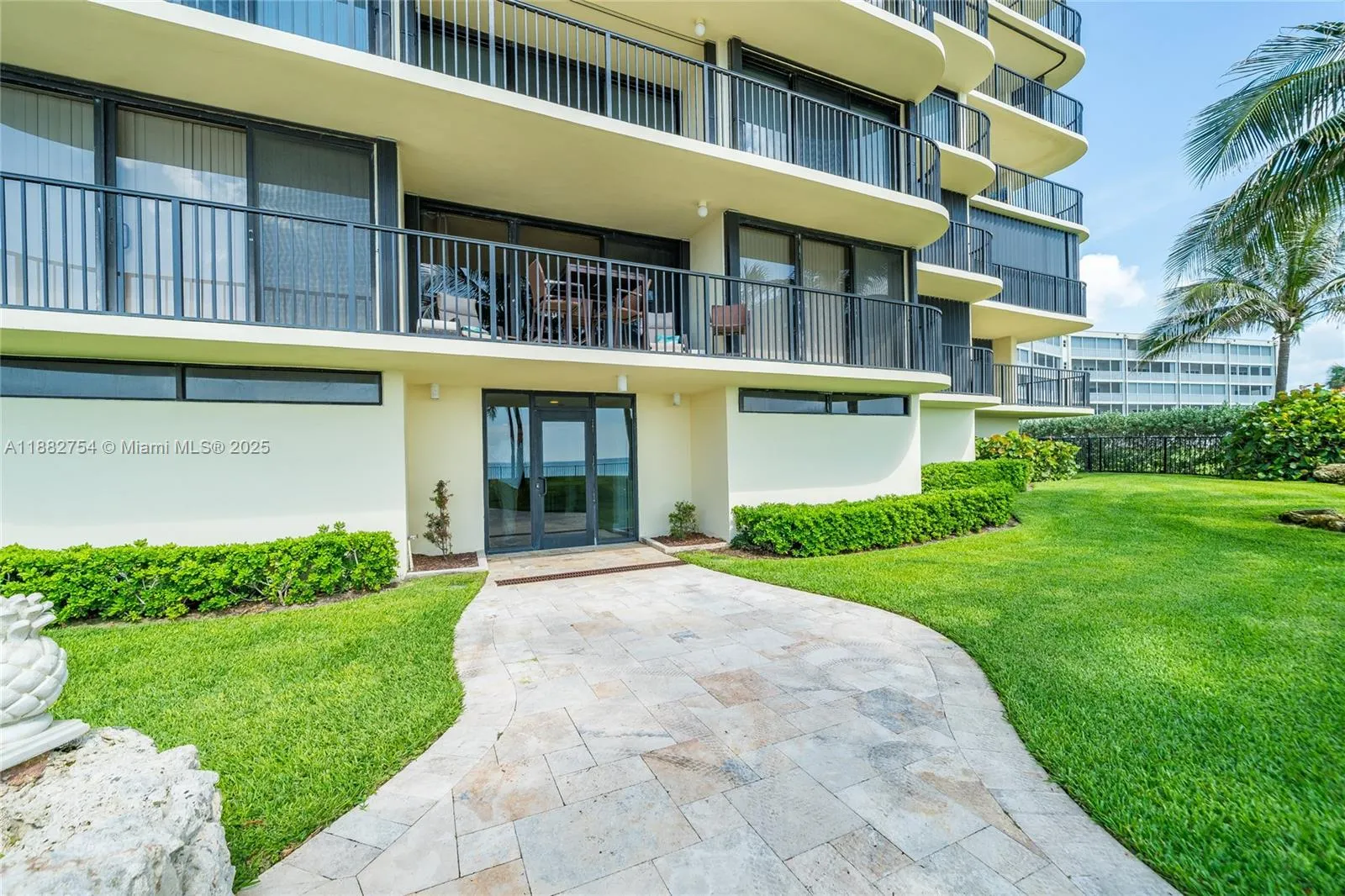 200 Beach Rd, #202