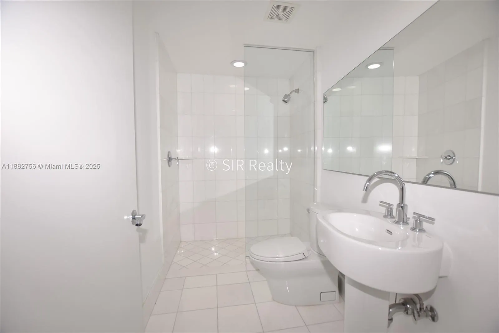 2950 NE 188th St, #336