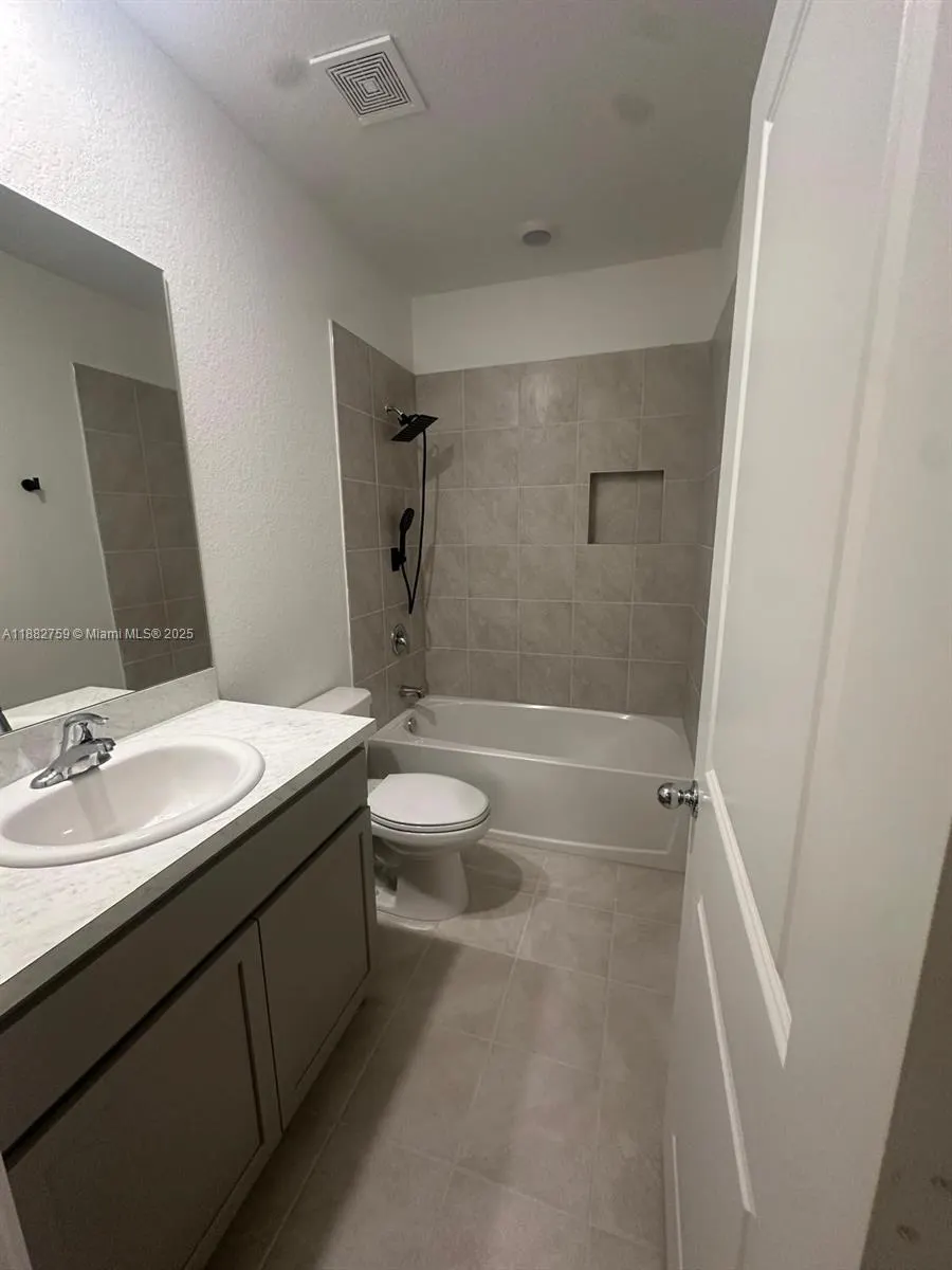 437 NE 13th St, #NA