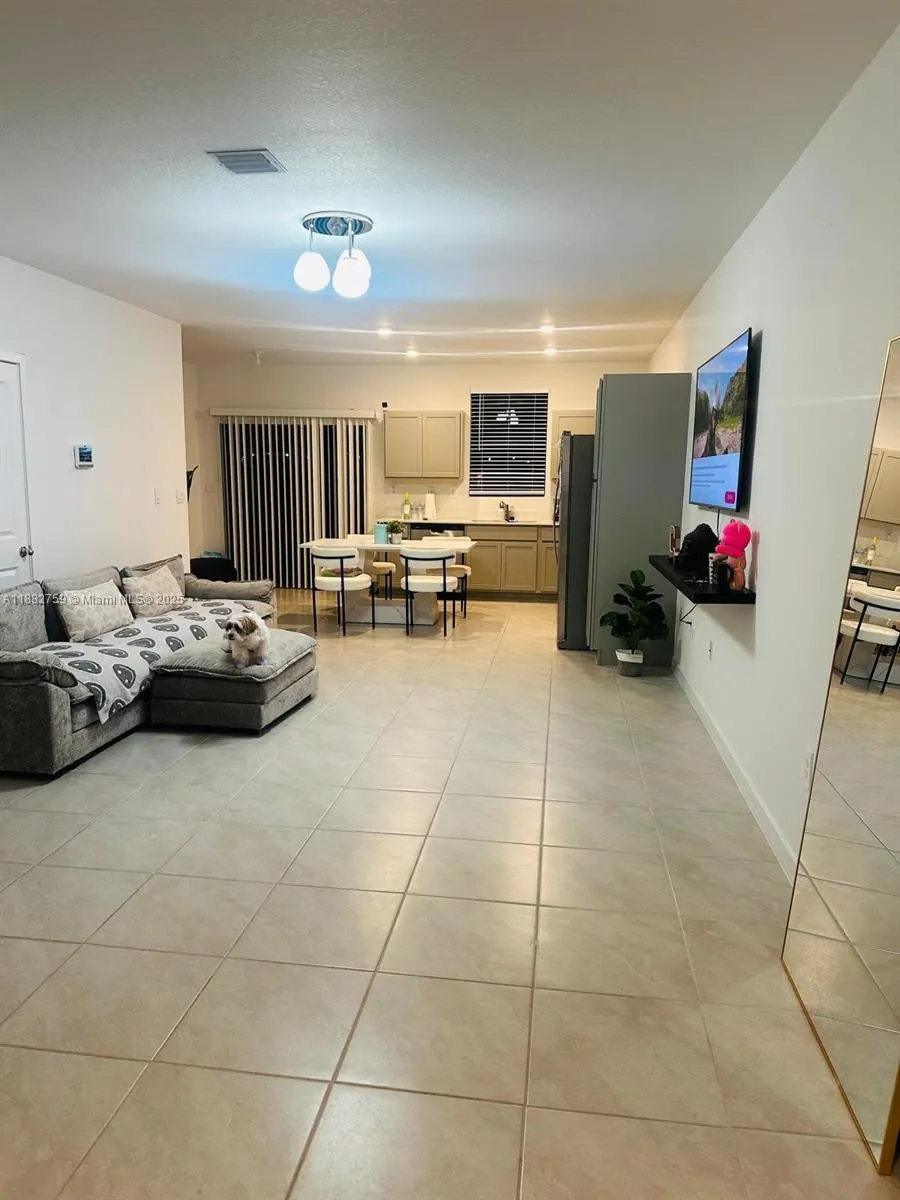 437 NE 13th St, #NA
