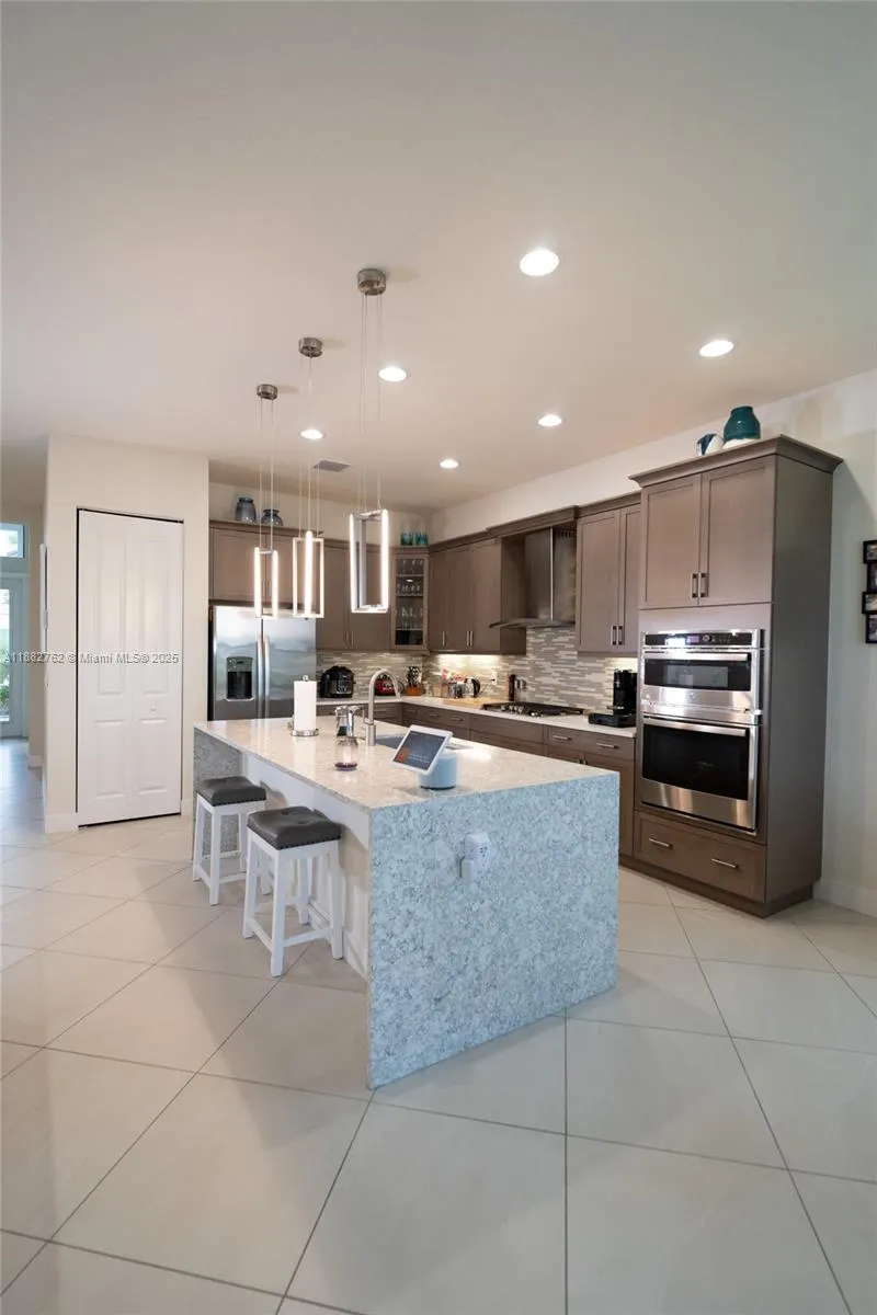 7315 Estero Dr