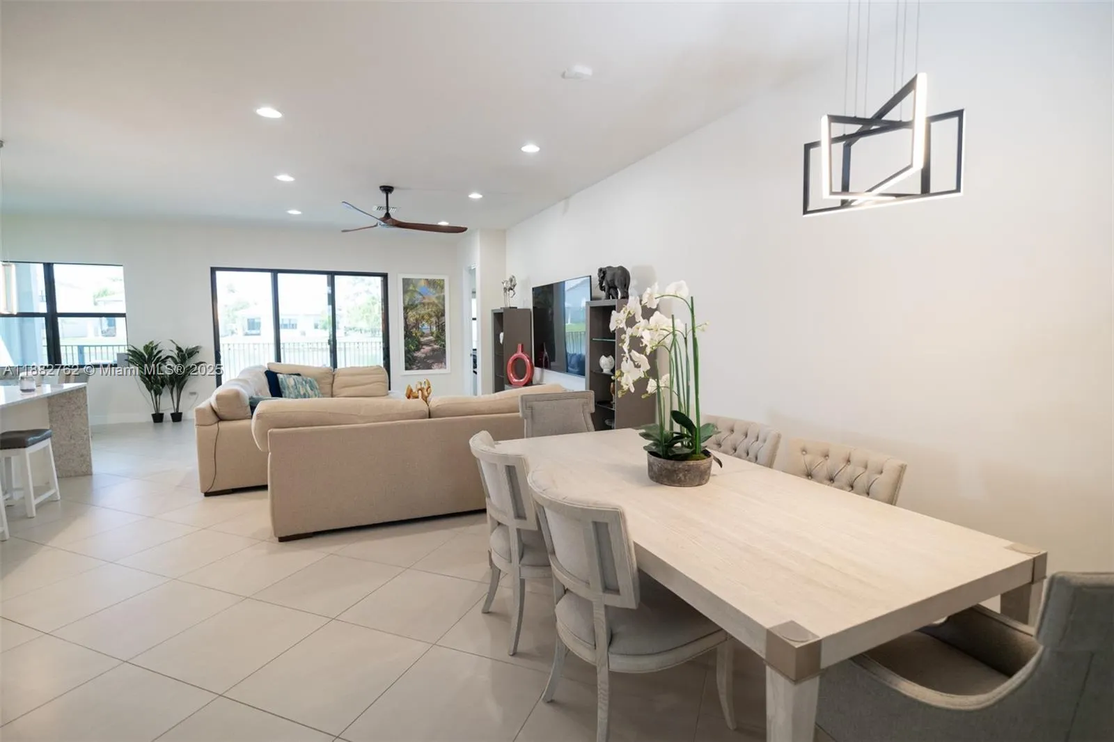 7315 Estero Dr