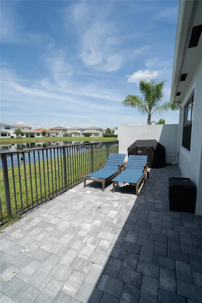 7315 Estero Dr
