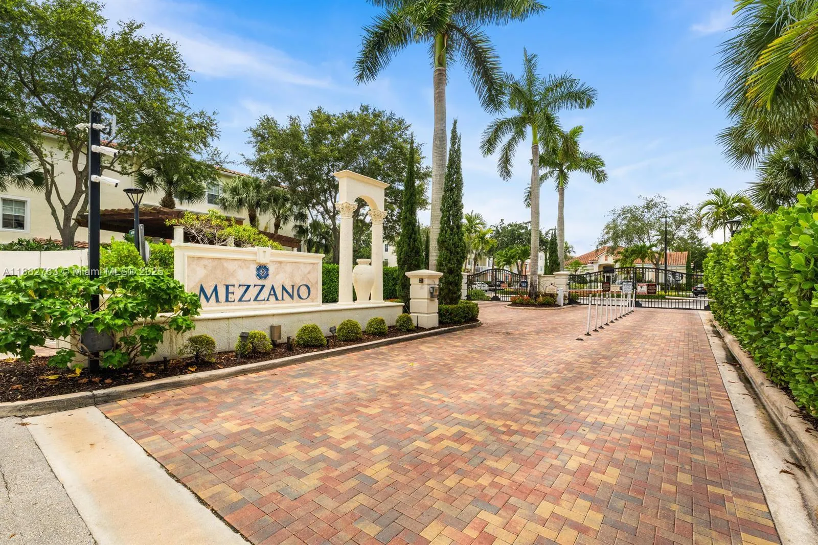 9833 Baywinds Dr, #7203