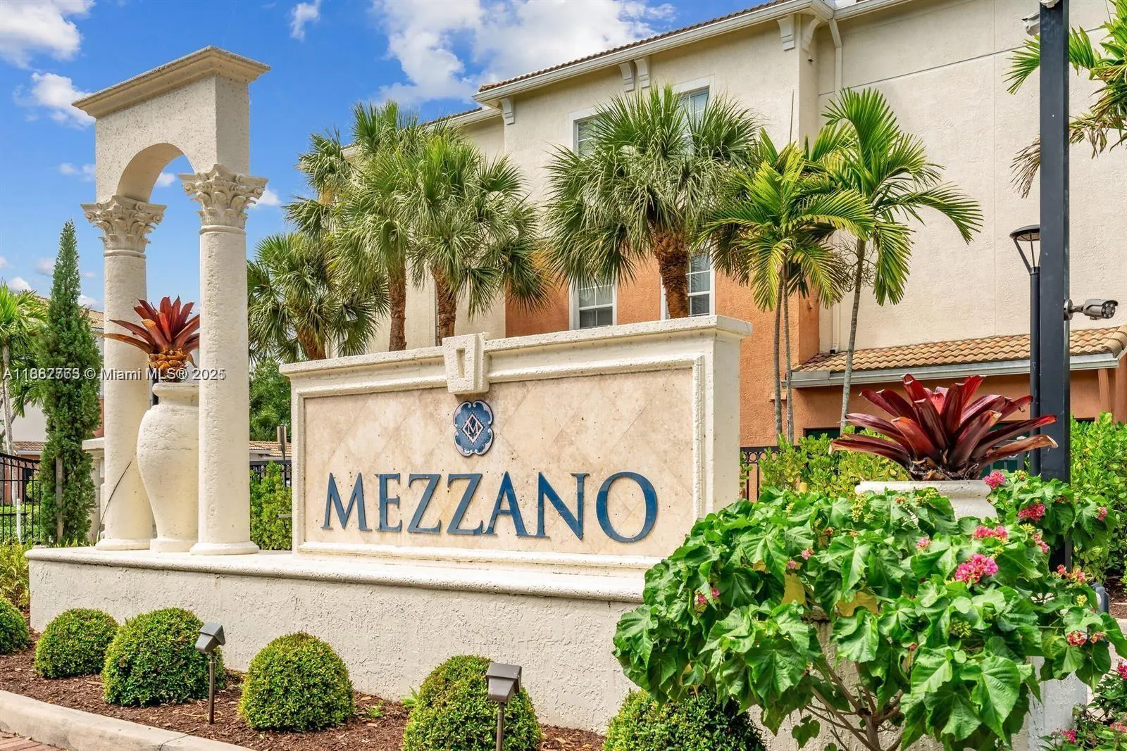 9833 Baywinds Dr, #7203