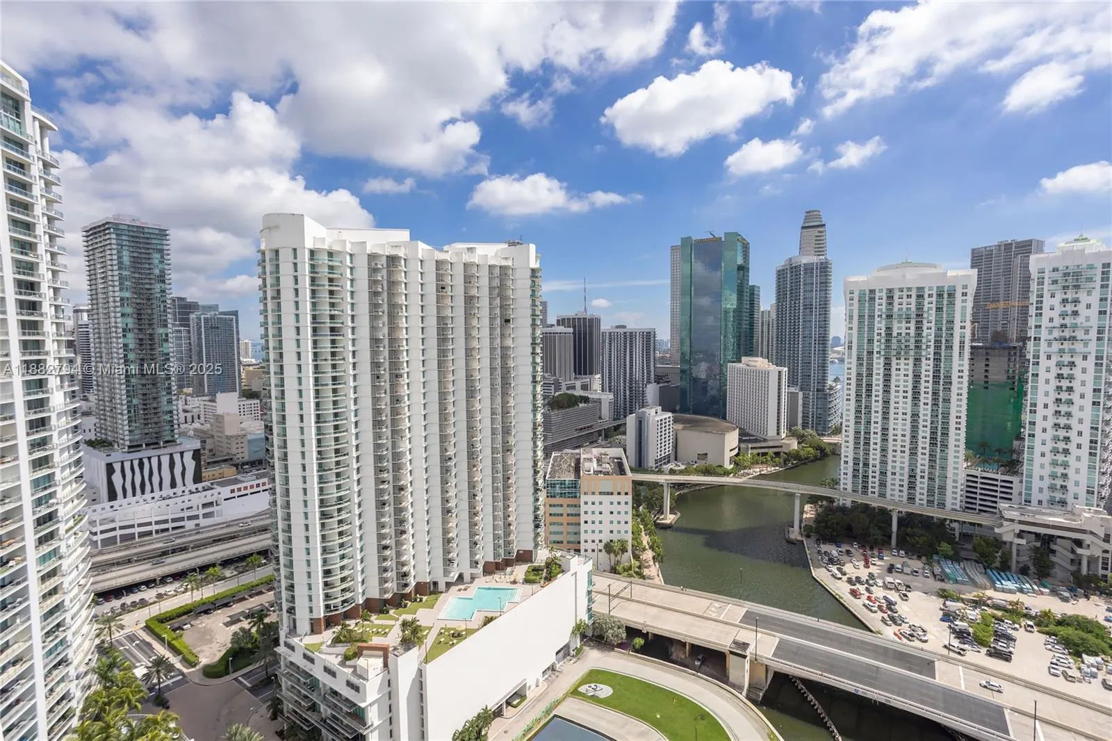 92 SW 3rd St, #3512