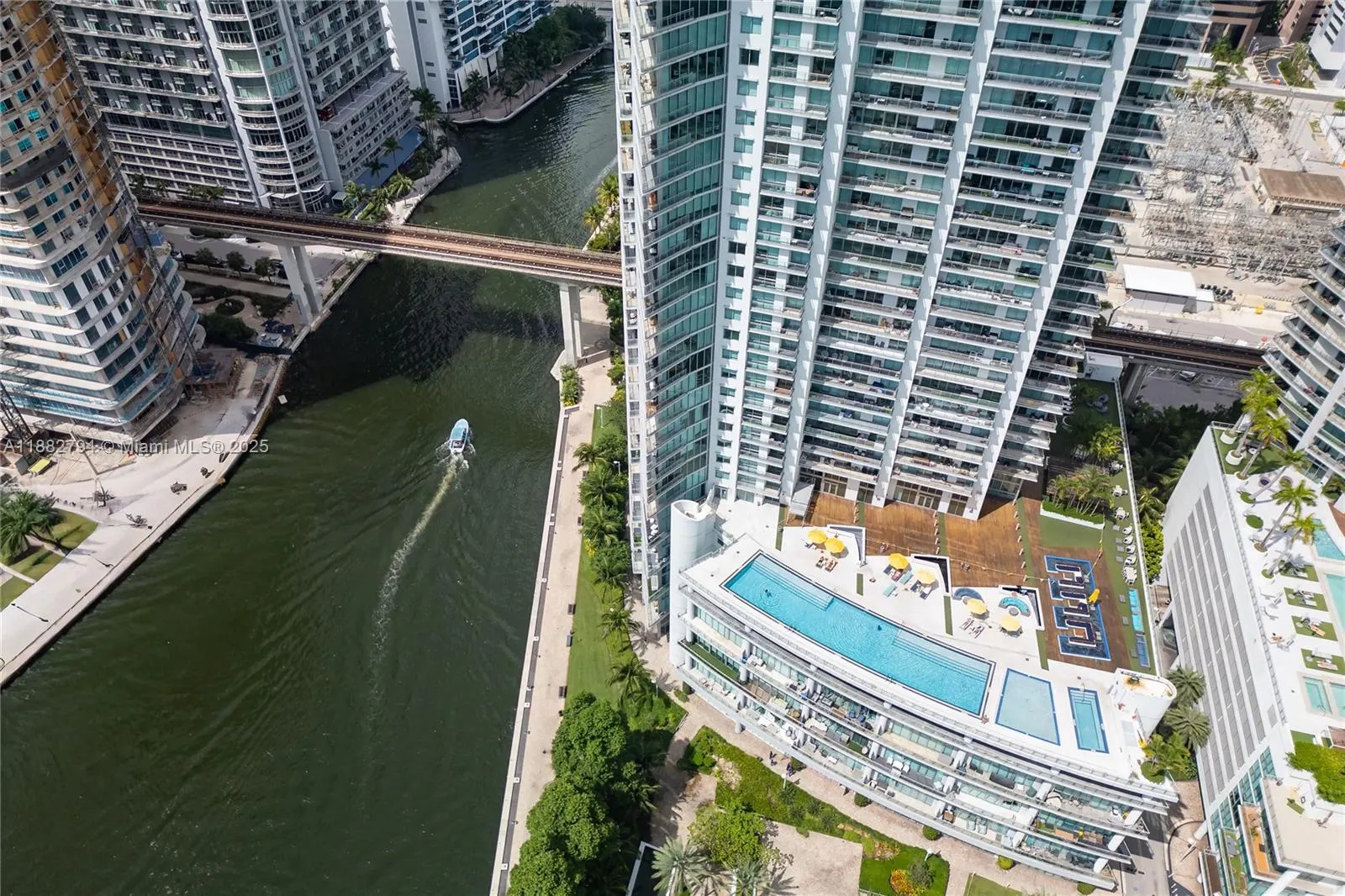 92 SW 3rd St, #3512