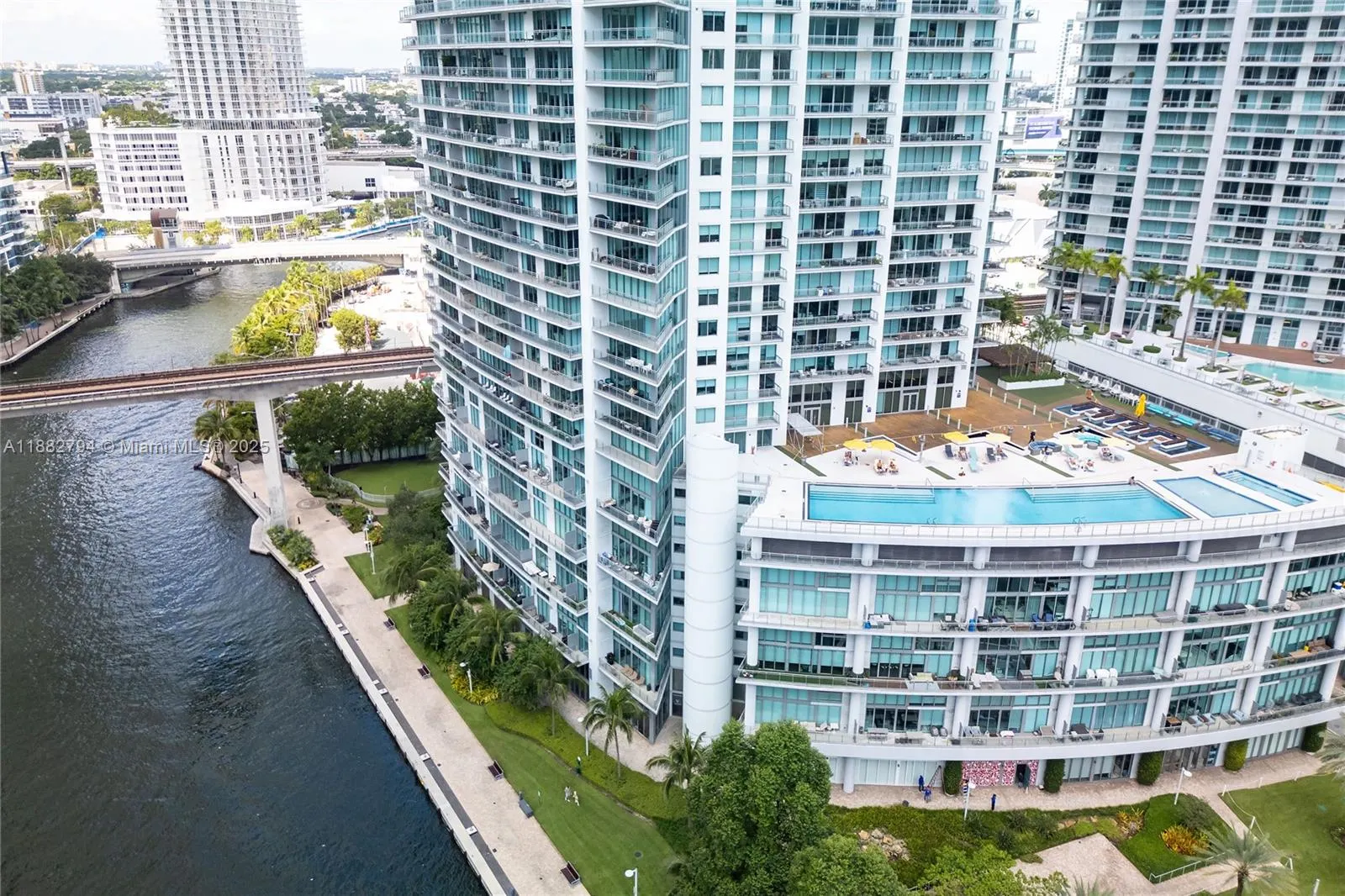 92 SW 3rd St, #3512